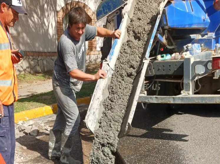 Bacheo y Mantenimiento en Av. Los Paraísos